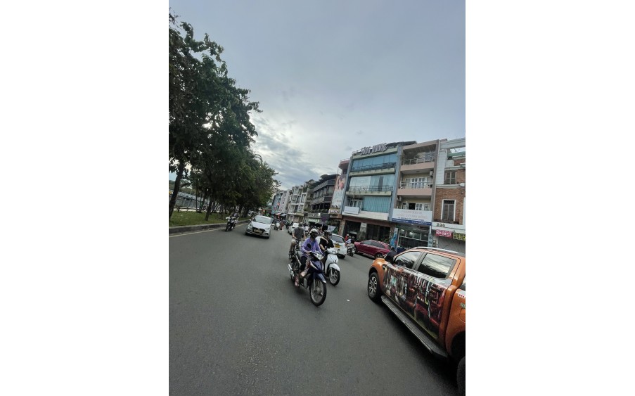 Bán TÒA NHÀ VP GÓC 2 Mặt Tiền đường Huỳnh Văn Bánh,Q.Phú Nhuận,DT:12mx14m,KC:9 lầu,THANG MÁY,Giá:50 tỷ